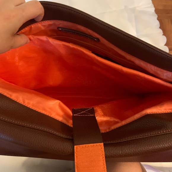 Robert Graham unisex messenger bag. - Picture 3 of 7